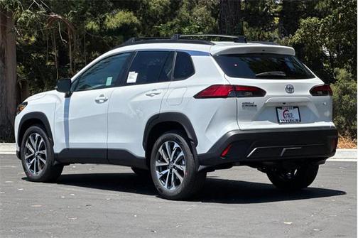 2025 Toyota Corolla Cross XLE