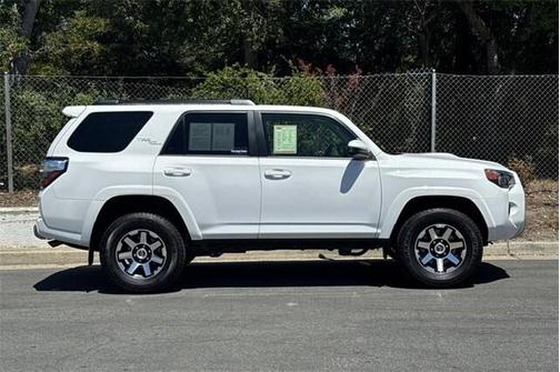 2024 Toyota 4Runner TRD Off Road