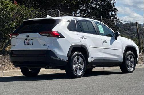 Ice Cap 2024 Toyota RAV4 Hybrid LE