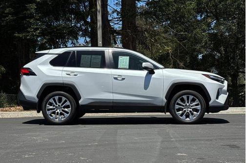 Wind Chill Pearl 2025 Toyota RAV4 XLE Premium