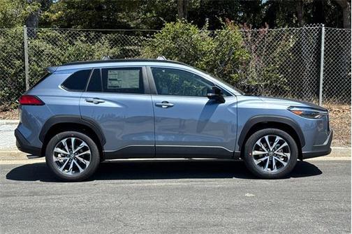 2025 Toyota Corolla Cross XLE