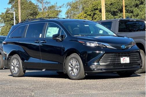2025 Toyota Sienna XLE