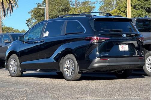 2025 Toyota Sienna XLE