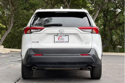 Ice Cap 2025 Toyota RAV4 Hybrid XLE
