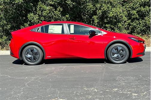 2025 Toyota Prius LE