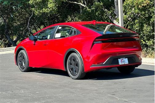 2025 Toyota Prius LE