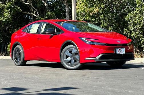2025 Toyota Prius LE