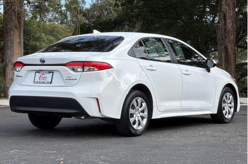 Ice Cap 2024 Toyota Corolla Hybrid LE