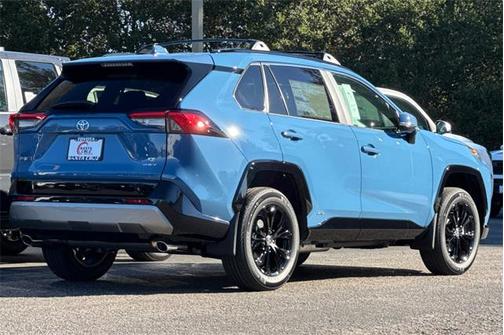 2025 Toyota RAV4 Hybrid SE