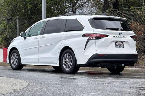 2021 Toyota Sienna LE
