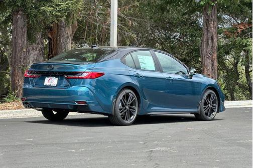 Ocean Gem/Midnight Black Metallic 2026 Toyota Camry XSE