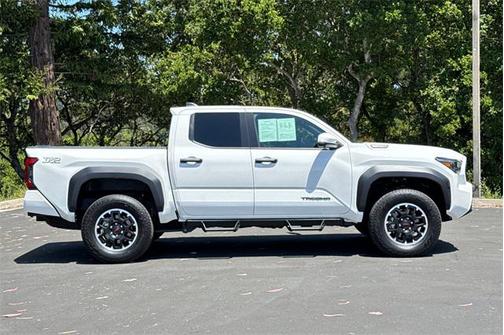 2024 Toyota Tacoma Hybrid TRD