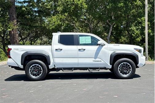 2024 Toyota Tacoma Hybrid TRD