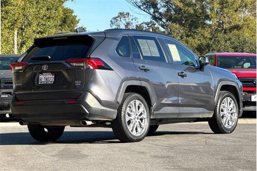 2019 Toyota RAV4 XLE Premium