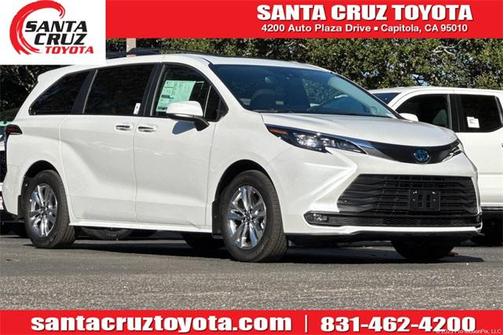 2025 Toyota Sienna XLE