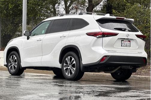 2025 Toyota Highlander XLE