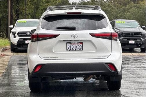 2025 Toyota Highlander XLE