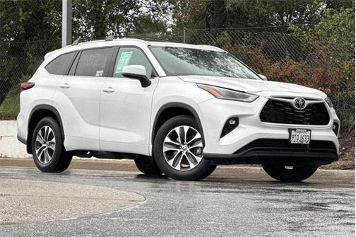 2025 Toyota Highlander XLE