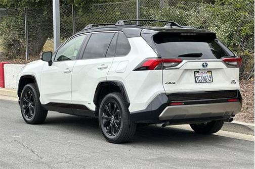 2022 Toyota RAV4 Hybrid SE