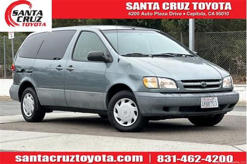 1999 Toyota Sienna CE