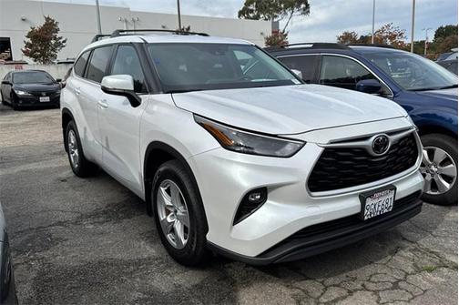 2023 Toyota Highlander LE
