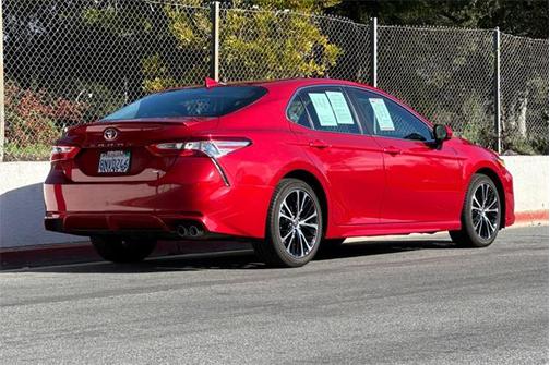 2020 Toyota Camry SE
