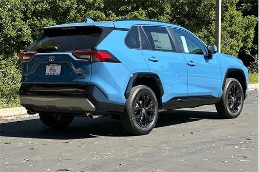 2025 Toyota RAV4 Hybrid SE