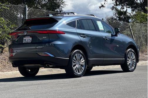 Coastal Gray 2024 Toyota Venza XLE