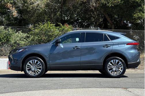 Coastal Gray 2024 Toyota Venza XLE