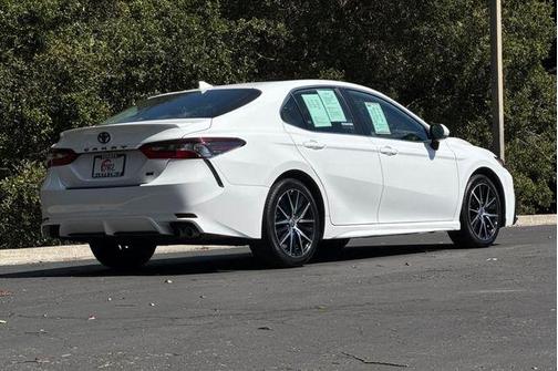 Ice Cap 2024 Toyota Camry SE