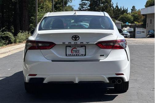 Ice Cap 2024 Toyota Camry SE