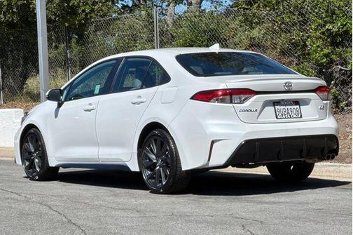 Wind Chill Pearl 2025 Toyota Corolla SE