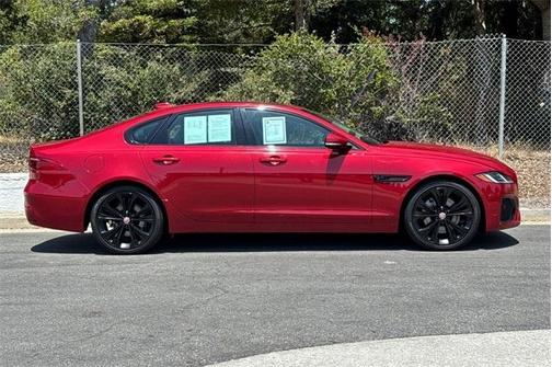 2022 Jaguar XF SE