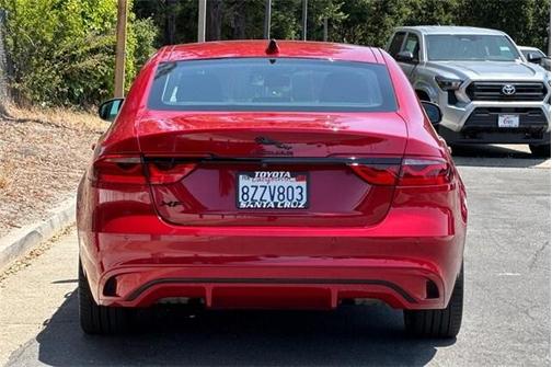 2022 Jaguar XF SE