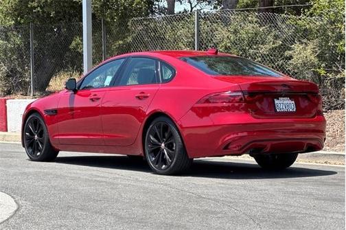 2022 Jaguar XF SE