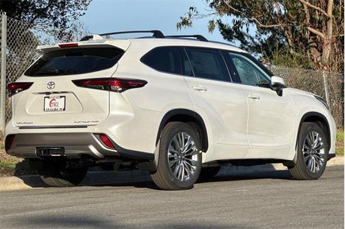 2026 Toyota Highlander Platinum