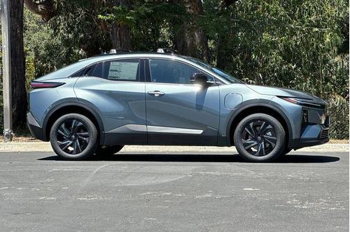 Overcast 2026 Toyota C-HR SE