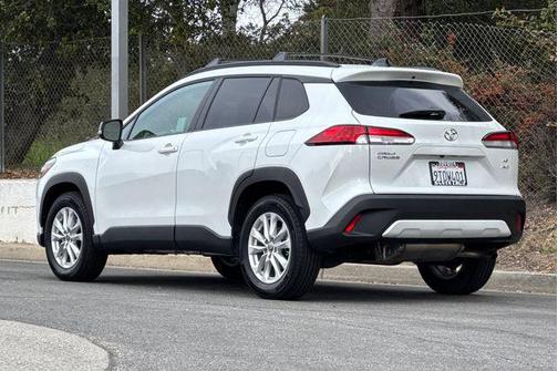 2025 Toyota Corolla Cross LE
