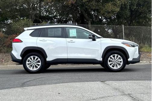 2025 Toyota Corolla Cross LE