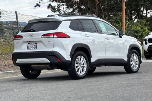 2025 Toyota Corolla Cross LE