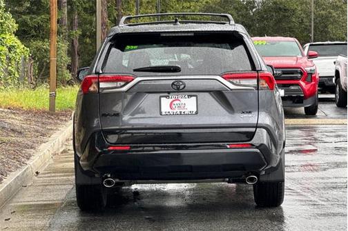 2025 Toyota RAV4 Hybrid SE