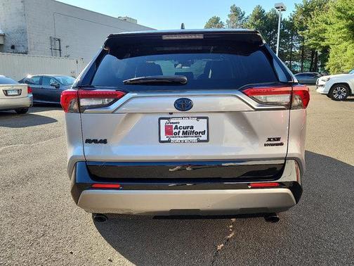 2022 Toyota RAV4 Hybrid SE