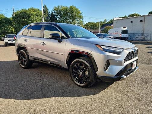 2022 Toyota RAV4 Hybrid SE