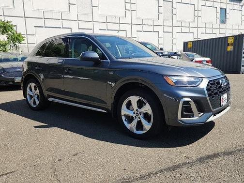 2023 Audi Q5 45 S line Premium Plus
