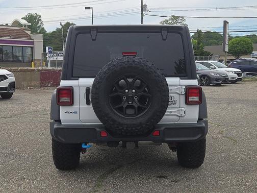 Bright White Clearcoat 2024 Jeep Wrangler 4xe Willys