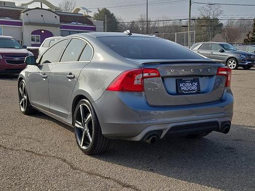 2016 Volvo S60 T6 Drive-E R-Design Platinum