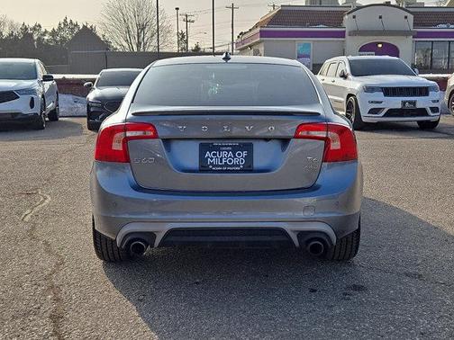 2016 Volvo S60 T6 Drive-E R-Design Platinum