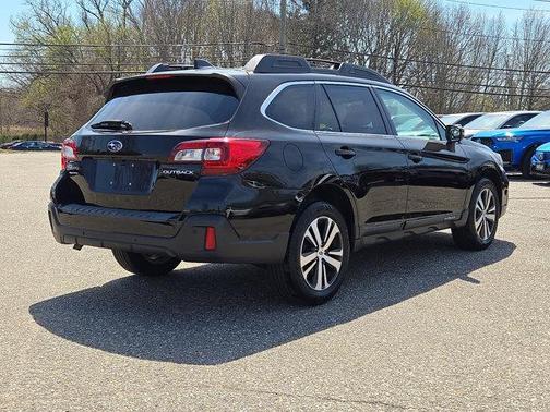 Crystal Black Silica 2018 Subaru Outback 2.5i Limited