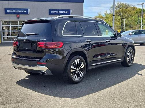Night Black 2024 Mercedes-Benz GLB 250 4MATIC