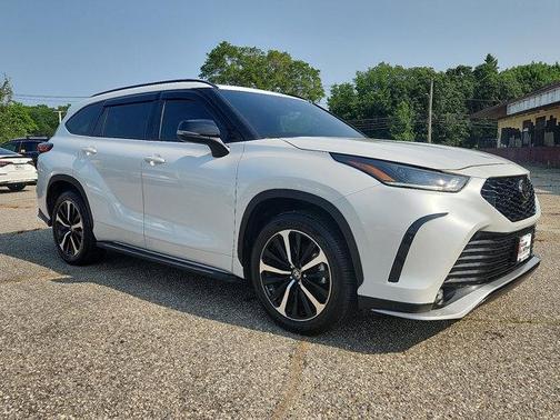 2022 Toyota Highlander XSE